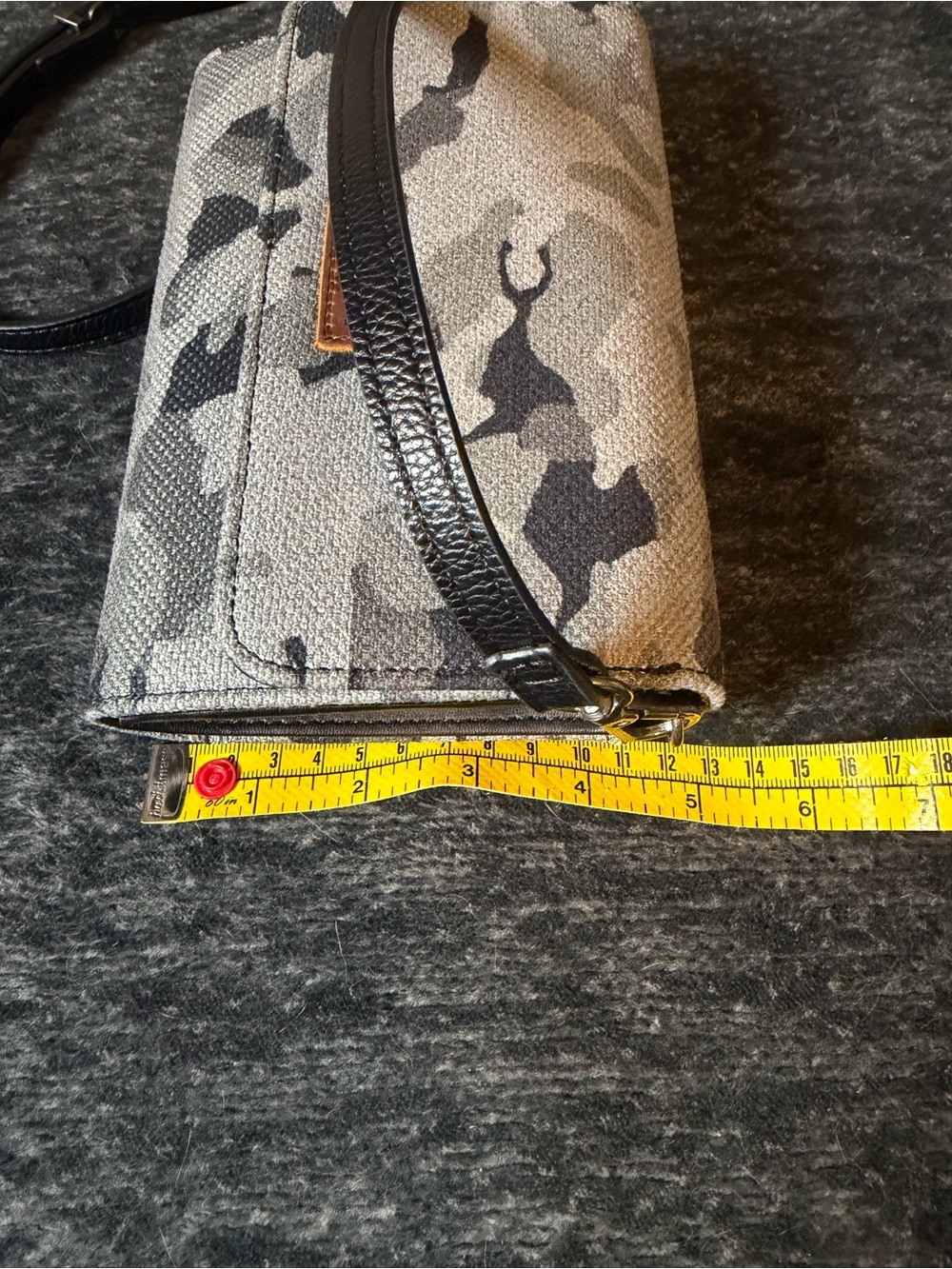 NWT Wrangler Gray Camo Crossbody Wallet Phone Bag RFID Western Canvas - Picture 11 of 11